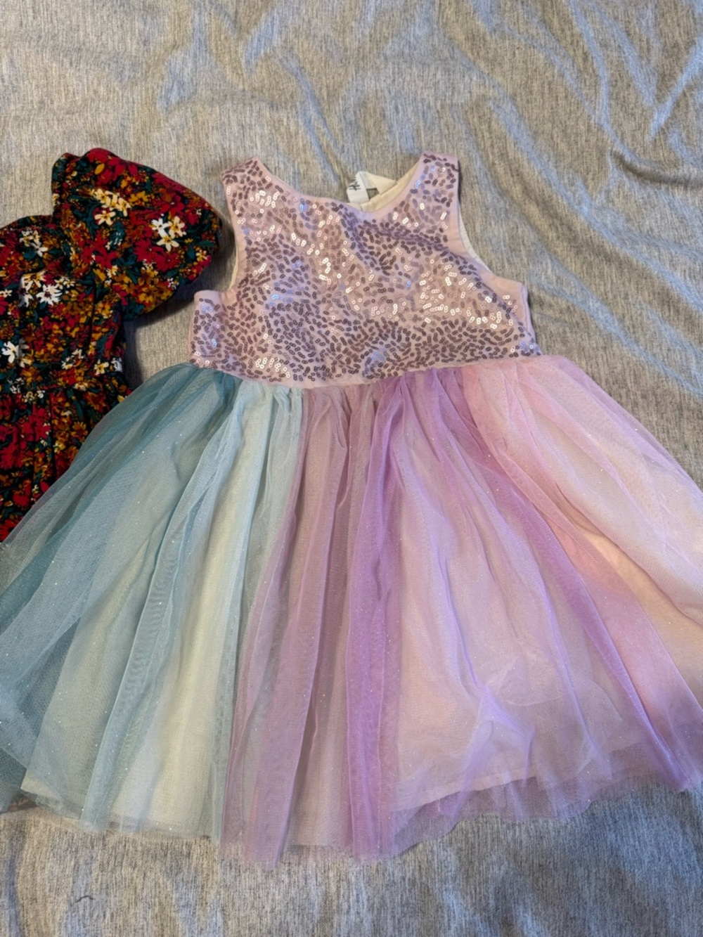 ✨ 3-Piece Girls Dress Bundle – Size 3T ✨ - Picture 2 of 5